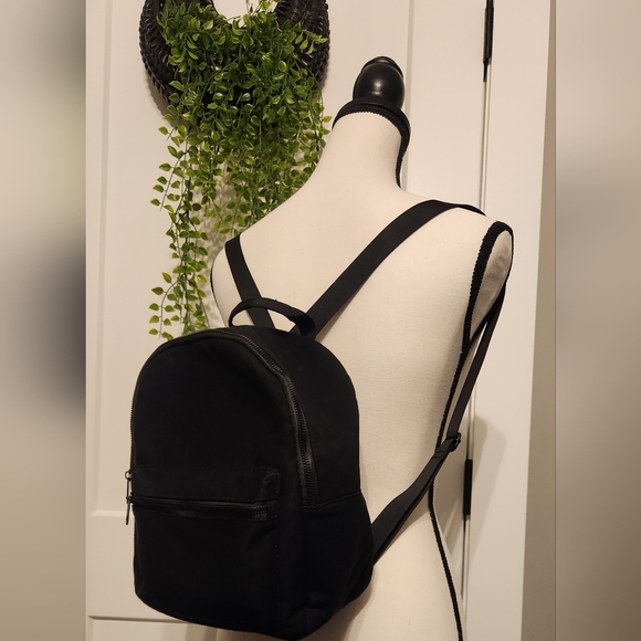 None Handbags - Nice small black bacpack purse